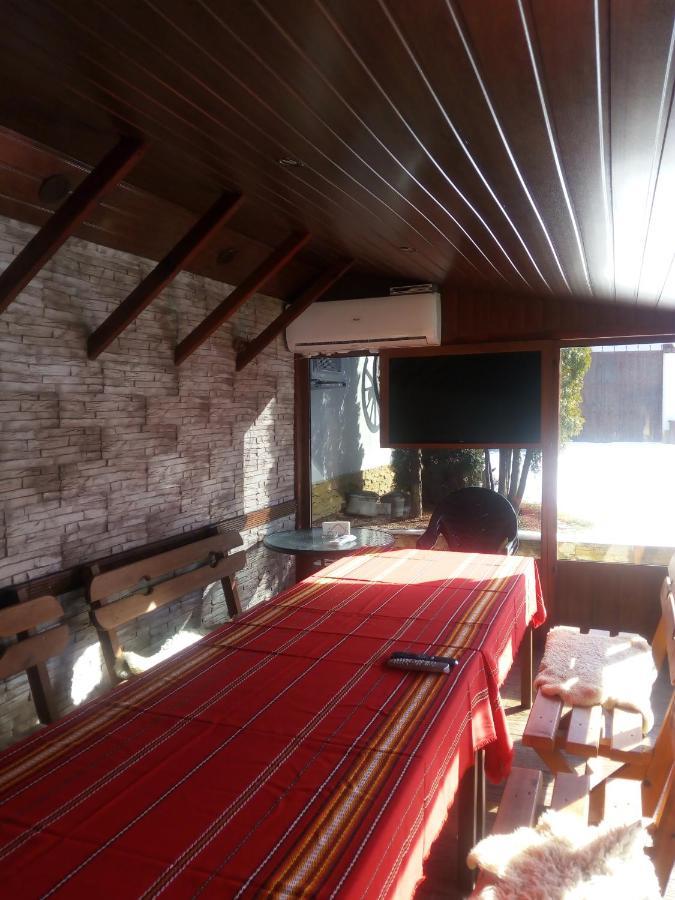 Bolyarski Stan Guest House Veliki Preslav Exteriör bild