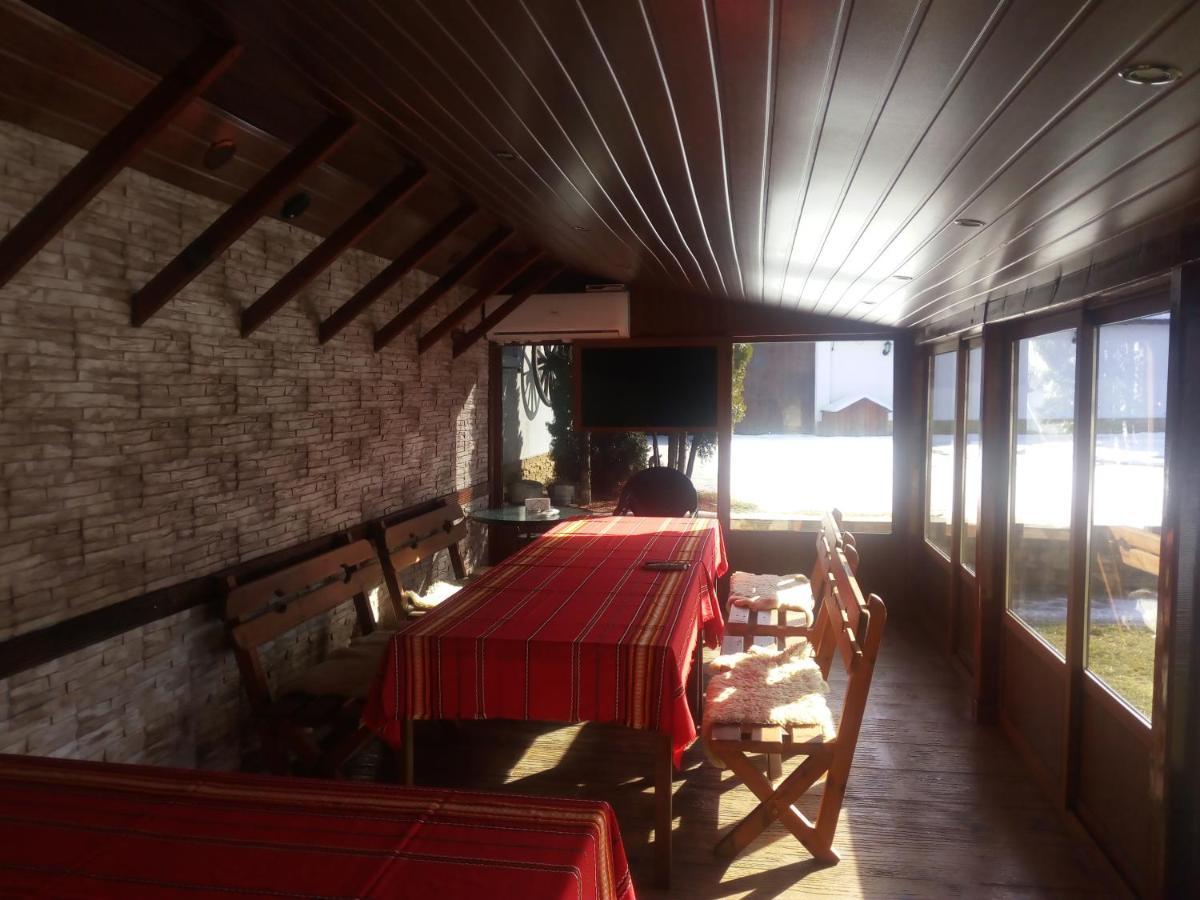 Bolyarski Stan Guest House Veliki Preslav Exteriör bild