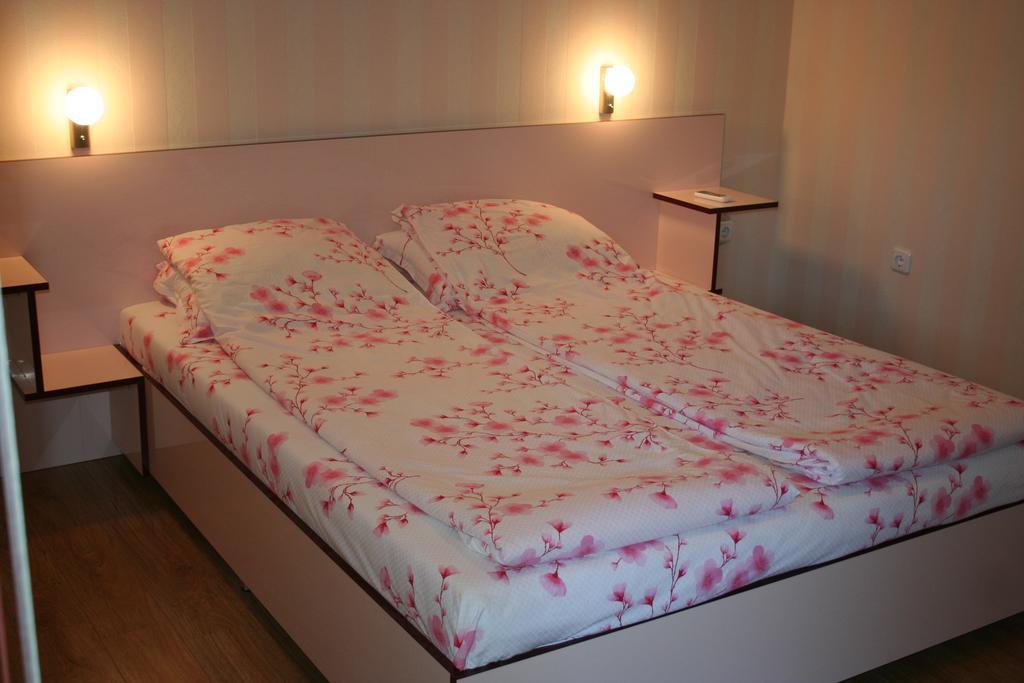 Bolyarski Stan Guest House Veliki Preslav Exteriör bild